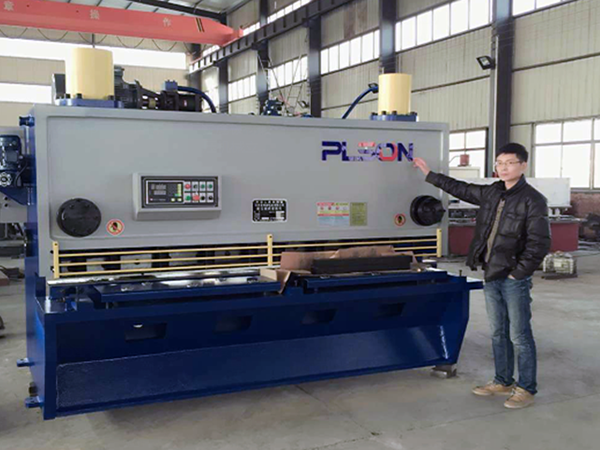 QC11Y-8*4000 hydraulic guillotine shearing machine